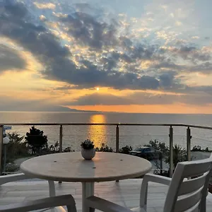 Wave Sarandë
